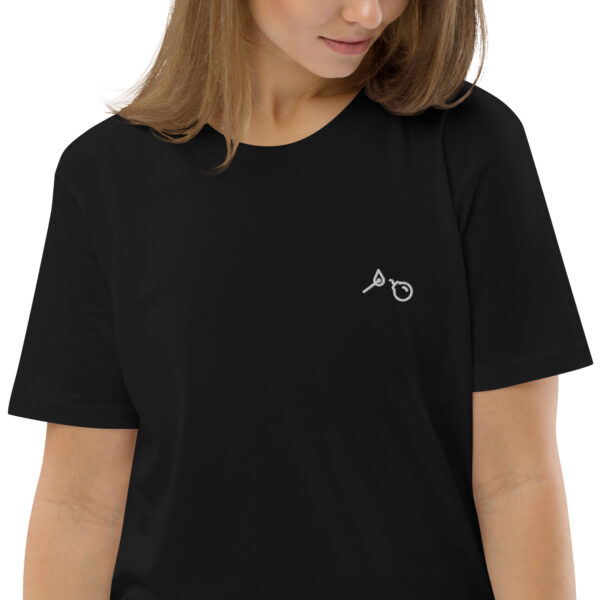MNML | Bomb | Dark mode | Unisex T-shirt | Premium organic cotton | Embroidered